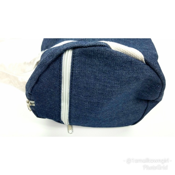 Meet Me At The Barre denim gym bag NWT - Picture 4 of 6